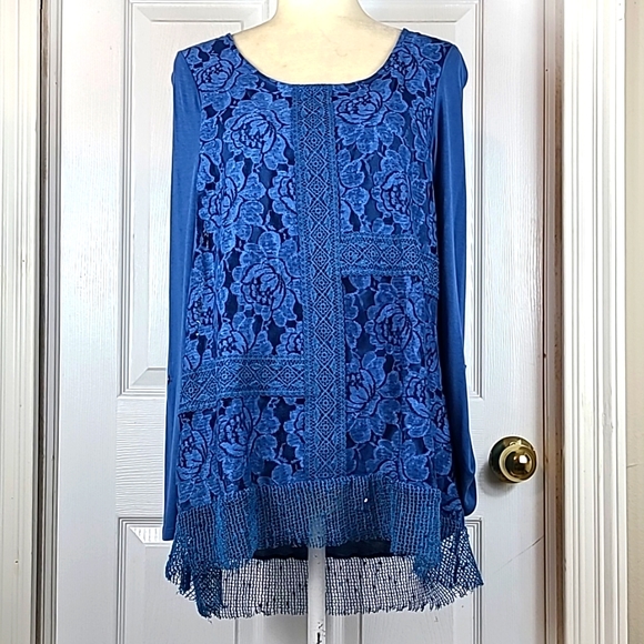 Cupio Tops - Cupio Lace Overlay Tunic NWT